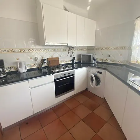 Apartment 6 Personnes
